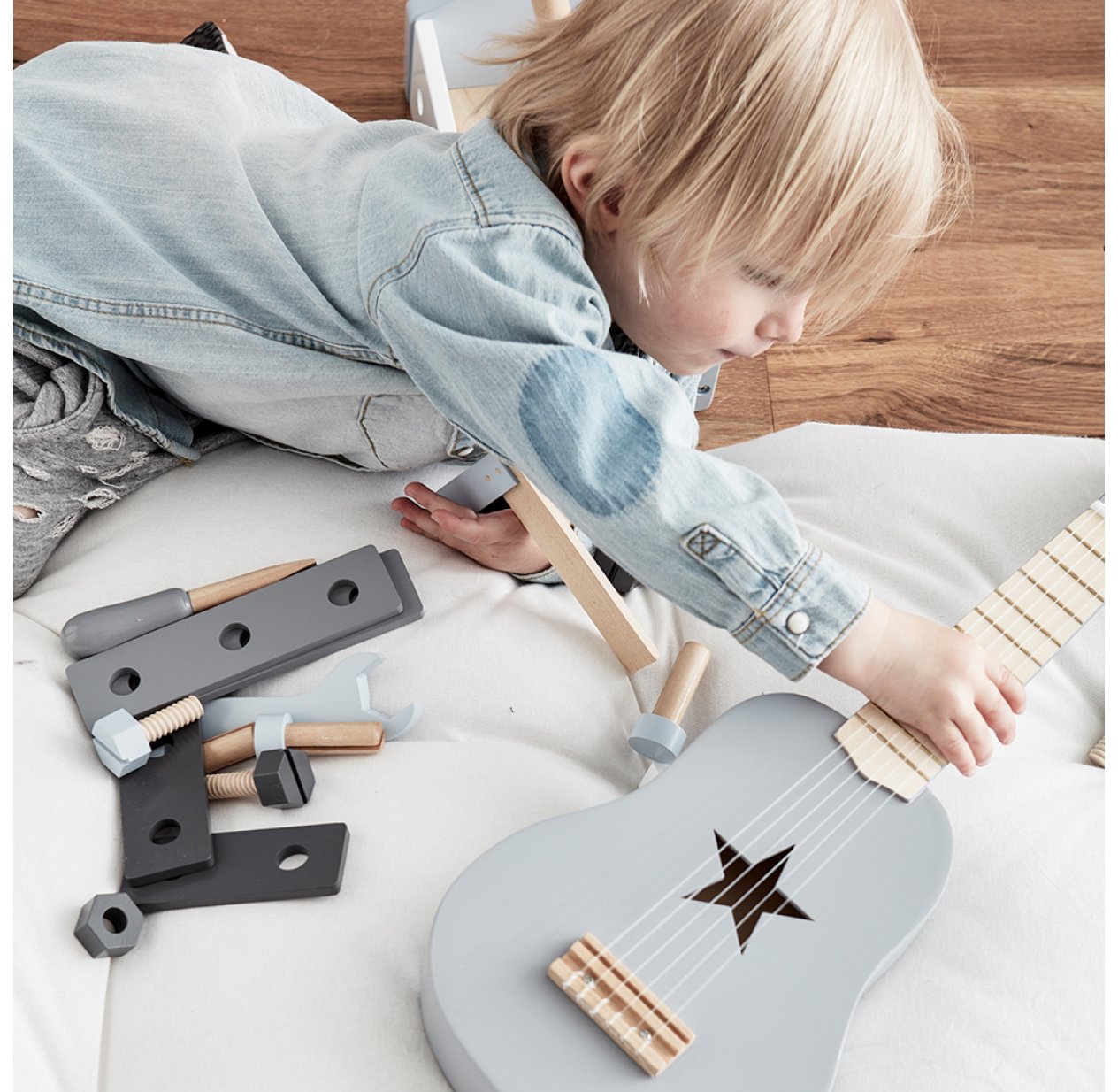 Guitare enfant personnalisée en bois - Étoile Gris foncé