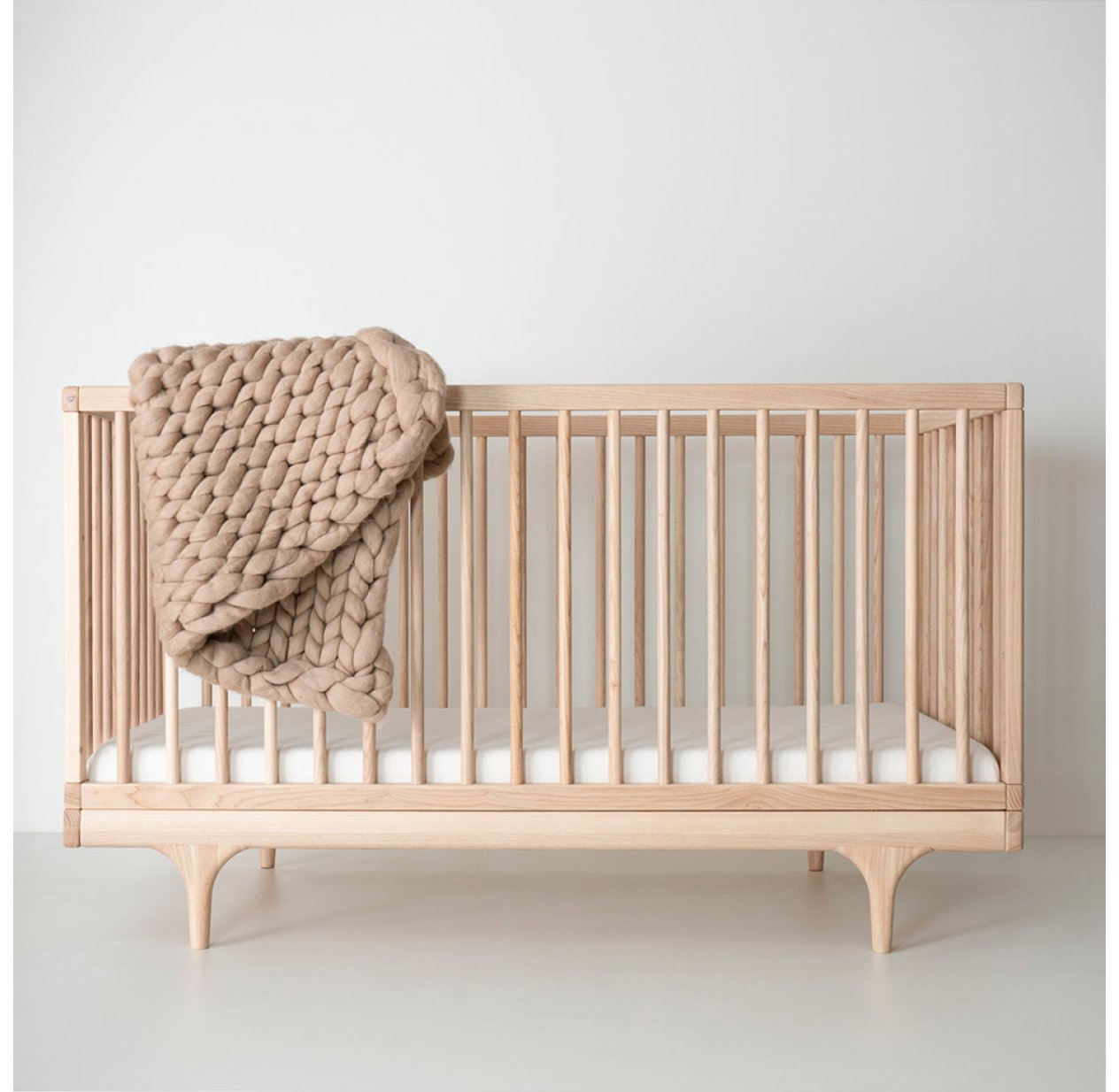 Lit Bebe Evolutif Caravan Frene Kalon Studios Pour Chambre Enfant Les Enfants Du Design